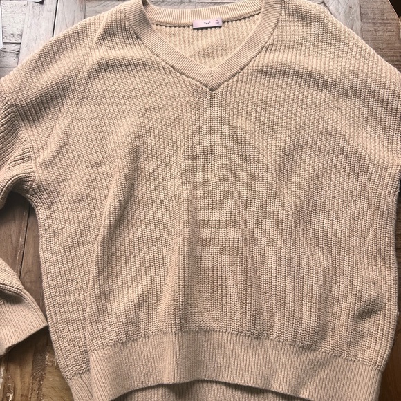 TNA V-Neck sweater size small - Picture 2 of 3